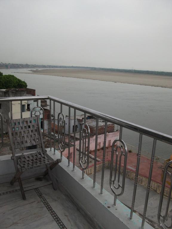P G On Ganges Varanasi Exterior photo